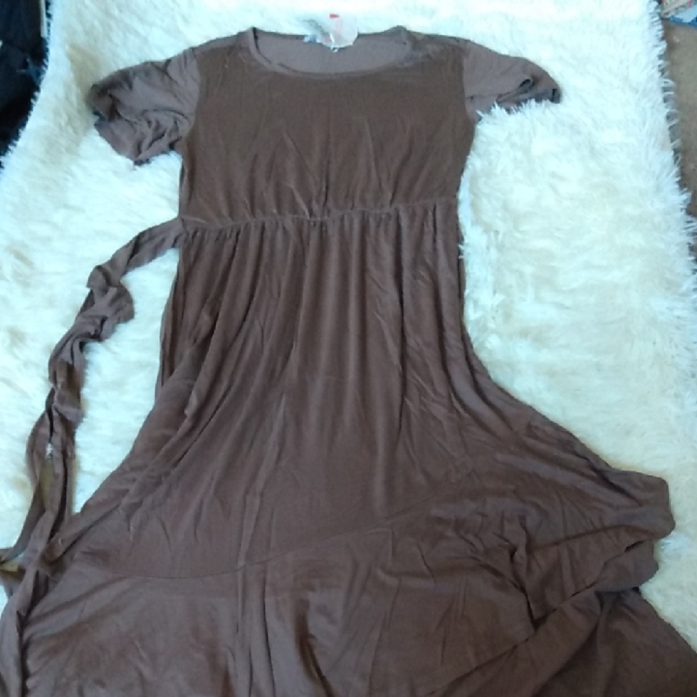 Brown Short-Sleeve Midi Dress with Tie Waist